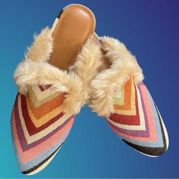 Universal Thread Women's Bibiana Faux Fur Lined Chevron Mules-Size 7.5 - Picture 3 of 11
